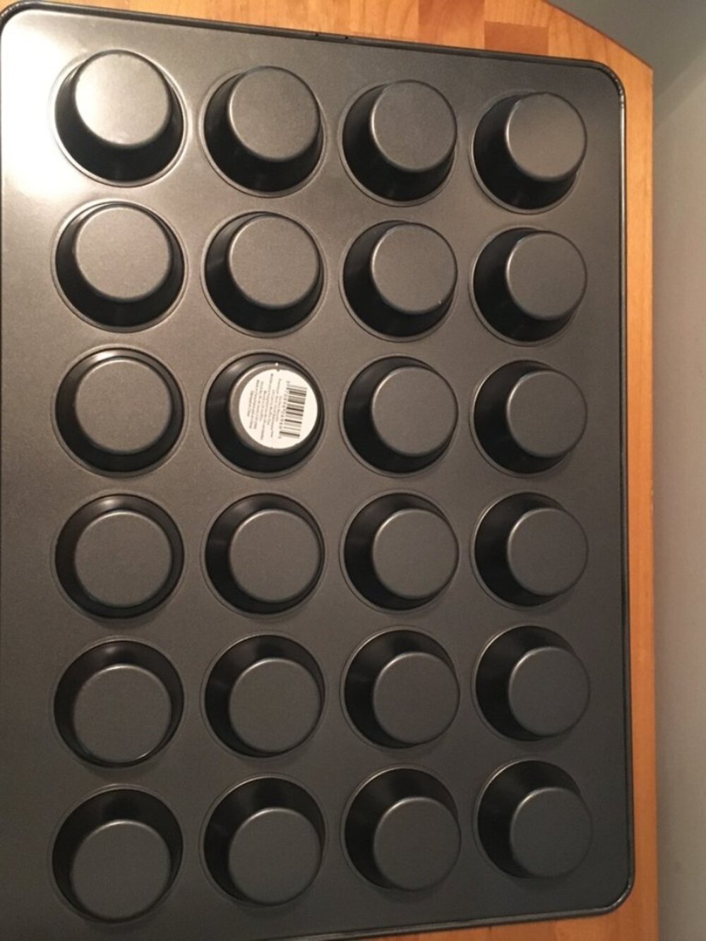 Wilton 24 Cupcake Pan Non Stick NEW